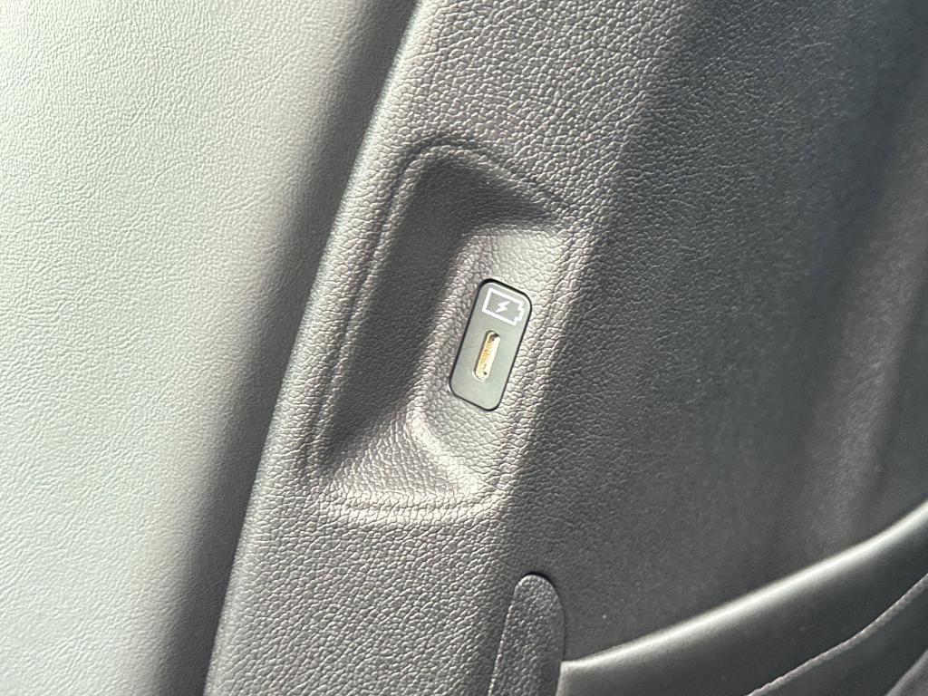 new 2026 Kia Sorento car, priced at $40,698