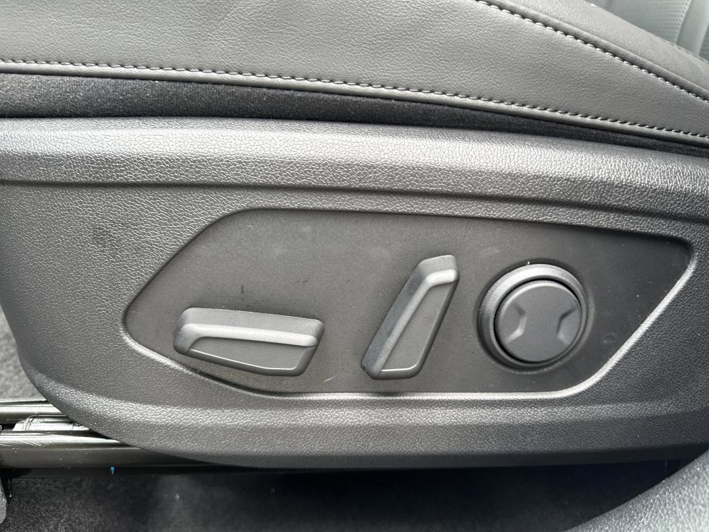 new 2026 Kia Sorento car, priced at $40,698