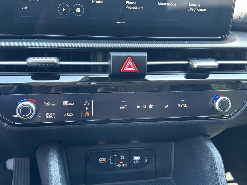 new 2026 Kia Sportage car, priced at $32,305