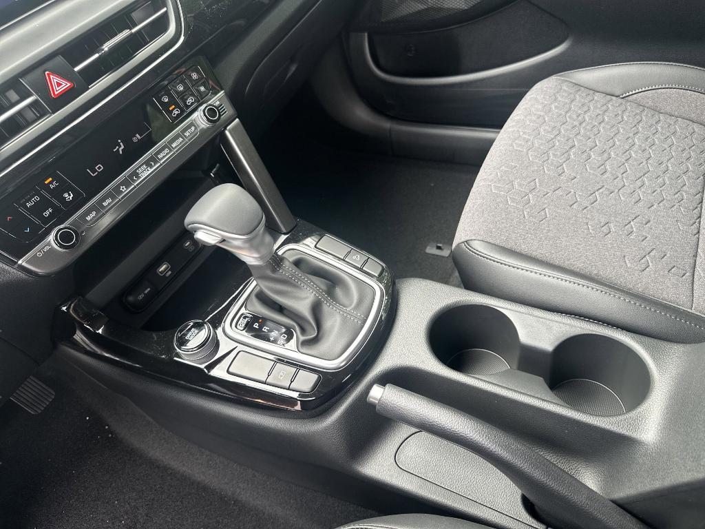 new 2025 Kia Seltos car, priced at $24,700