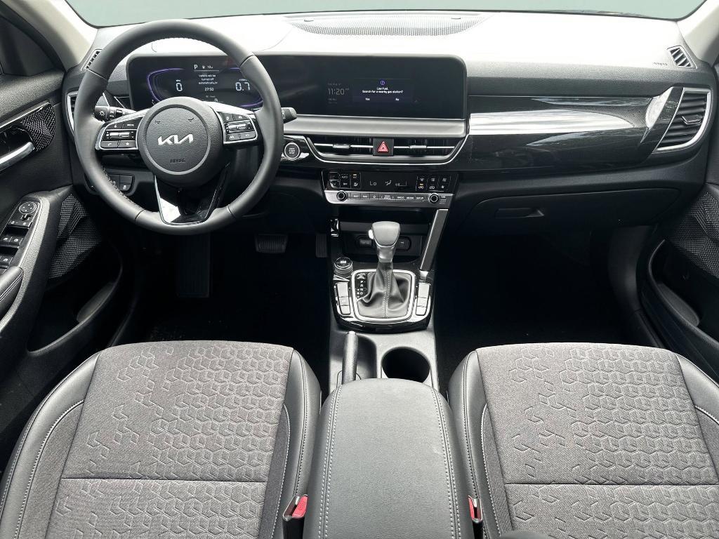 new 2025 Kia Seltos car, priced at $24,700