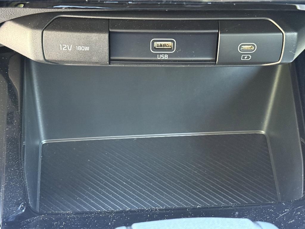 new 2025 Kia Niro car, priced at $28,011
