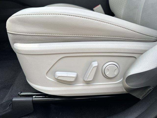 new 2025 Kia Sorento car, priced at $43,862