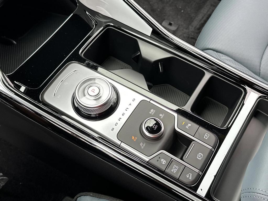 new 2025 Kia Sorento Hybrid car, priced at $46,346