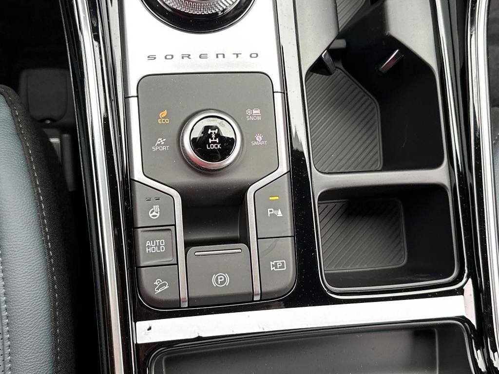 new 2025 Kia Sorento Hybrid car, priced at $46,346