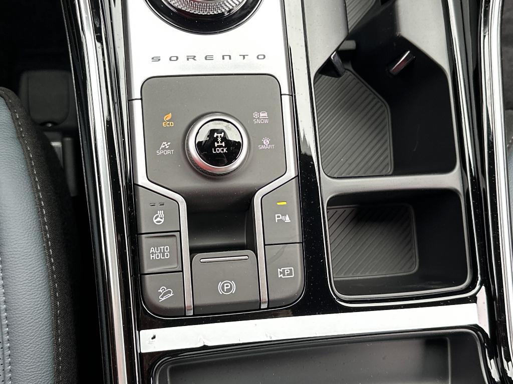 new 2025 Kia Sorento Hybrid car, priced at $46,346