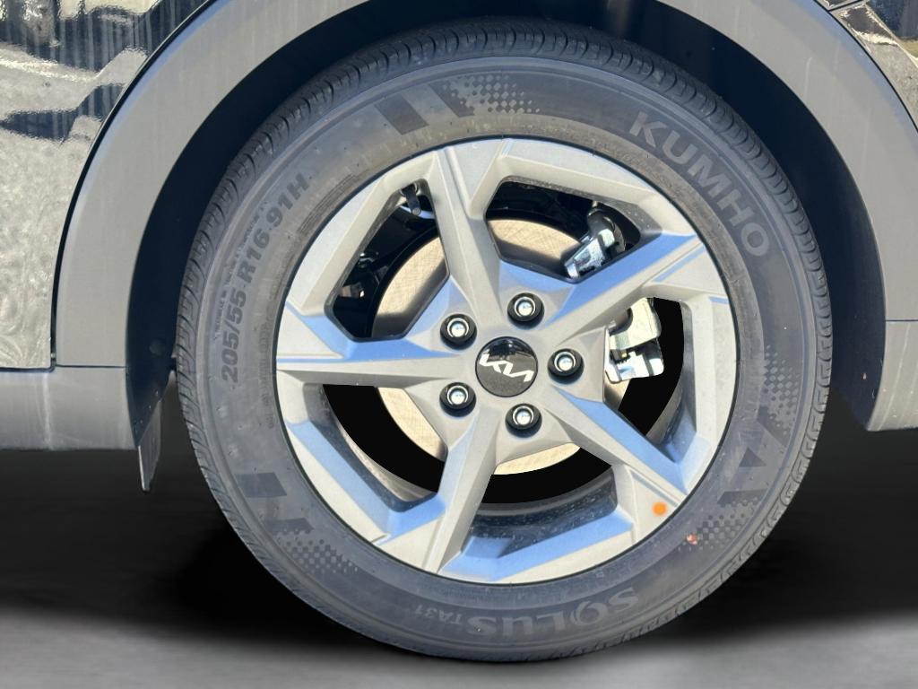 new 2025 Kia K4 car, priced at $23,156