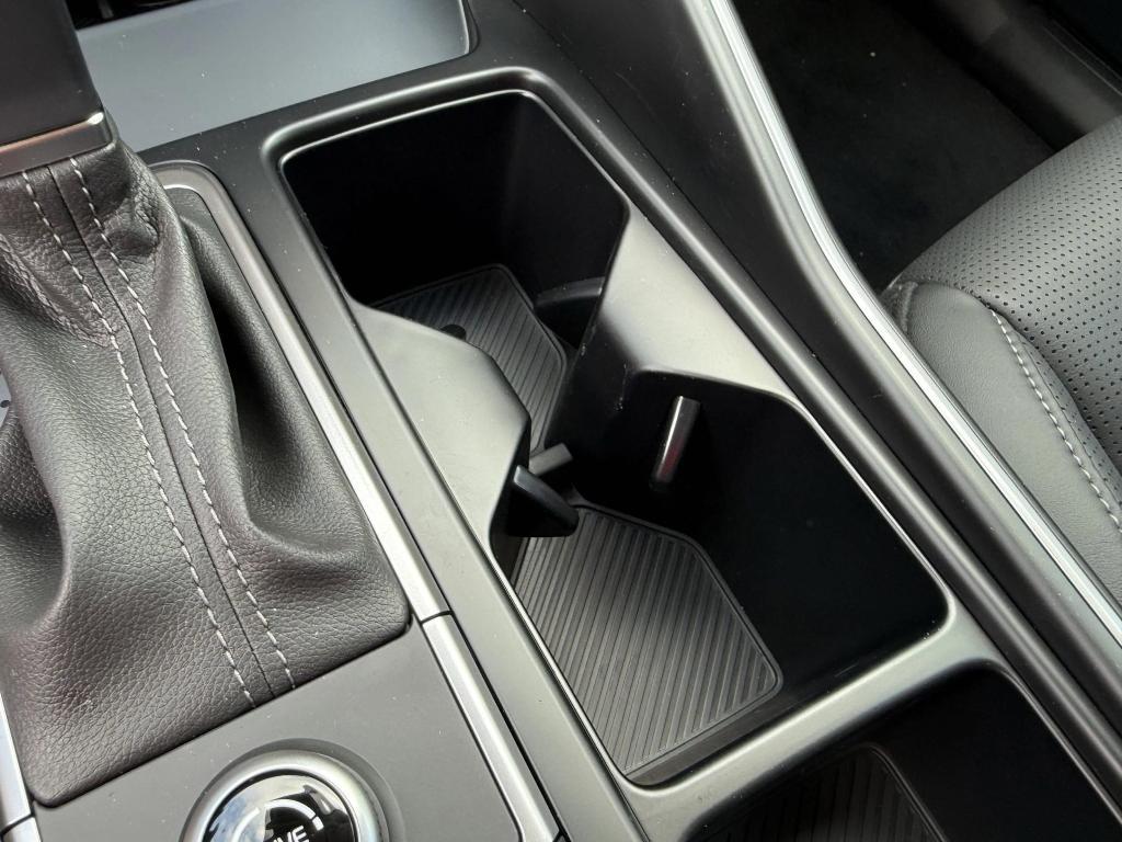 new 2025 Kia Sorento car, priced at $39,743