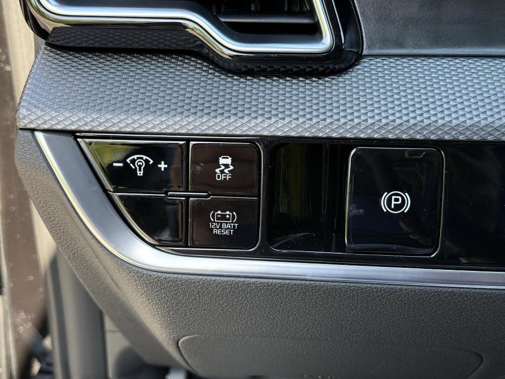 new 2025 Kia Sportage Hybrid car, priced at $28,966