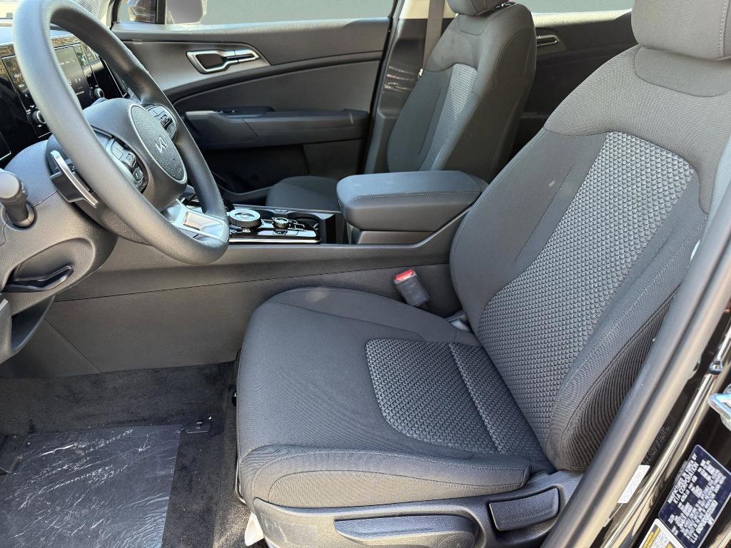 new 2025 Kia Sportage Hybrid car, priced at $27,500