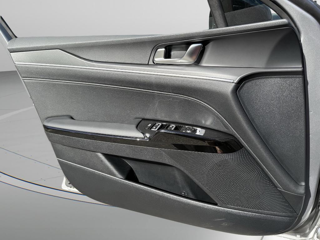 new 2025 Kia K5 car, priced at $30,253