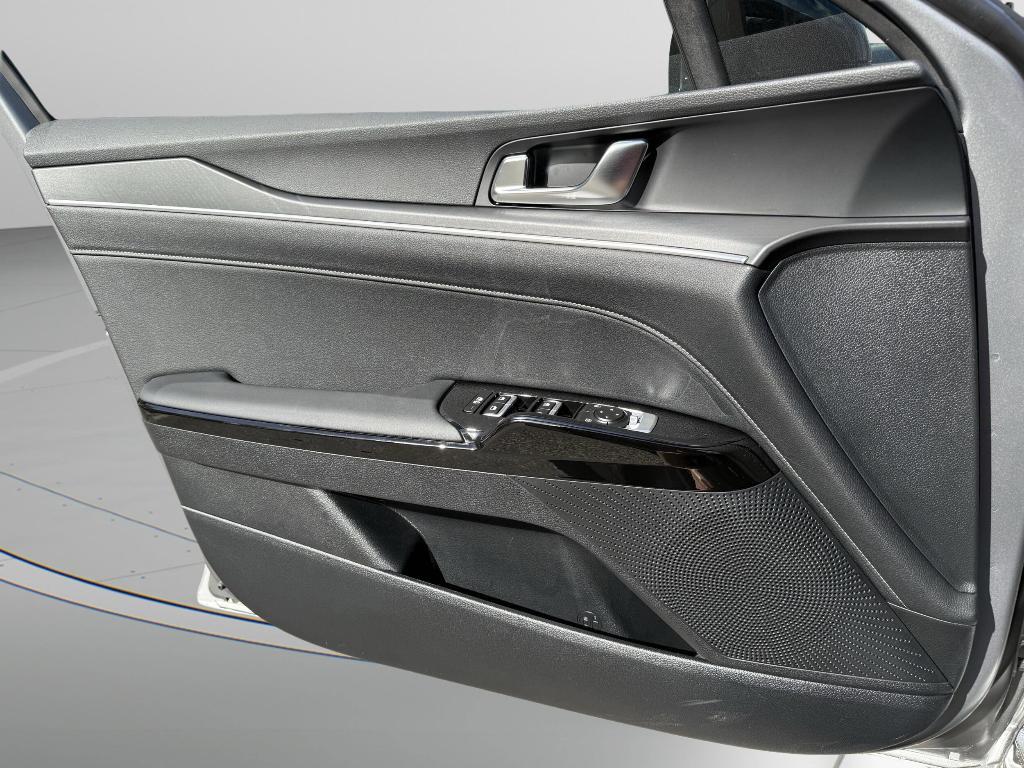 new 2025 Kia K5 car, priced at $29,750