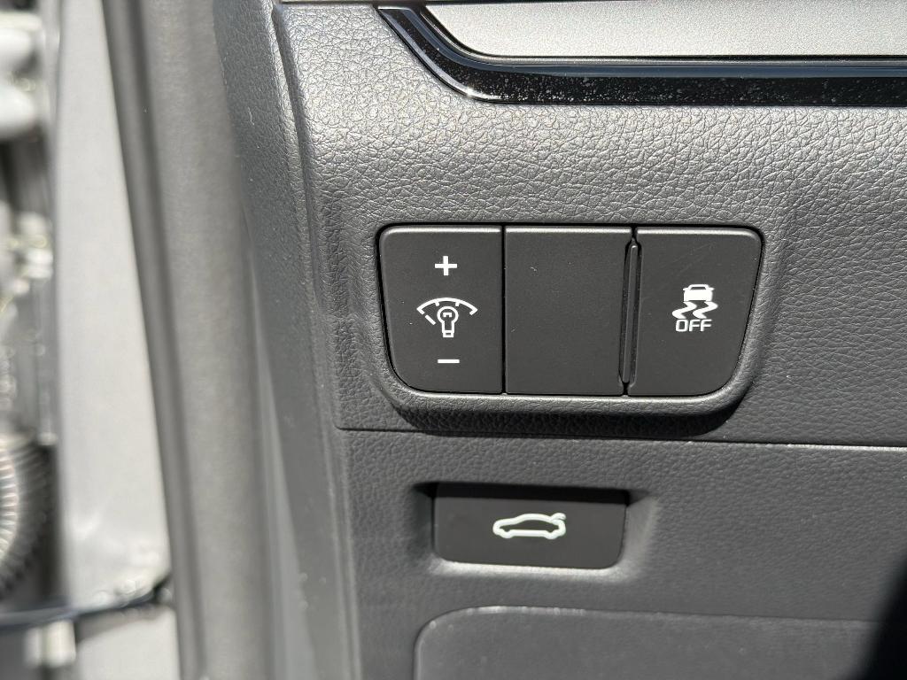 new 2025 Kia K5 car, priced at $30,253