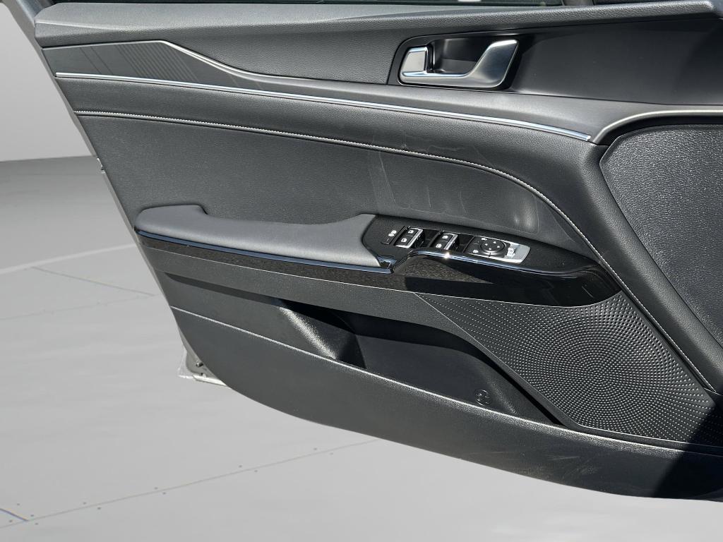 new 2025 Kia K5 car, priced at $28,000