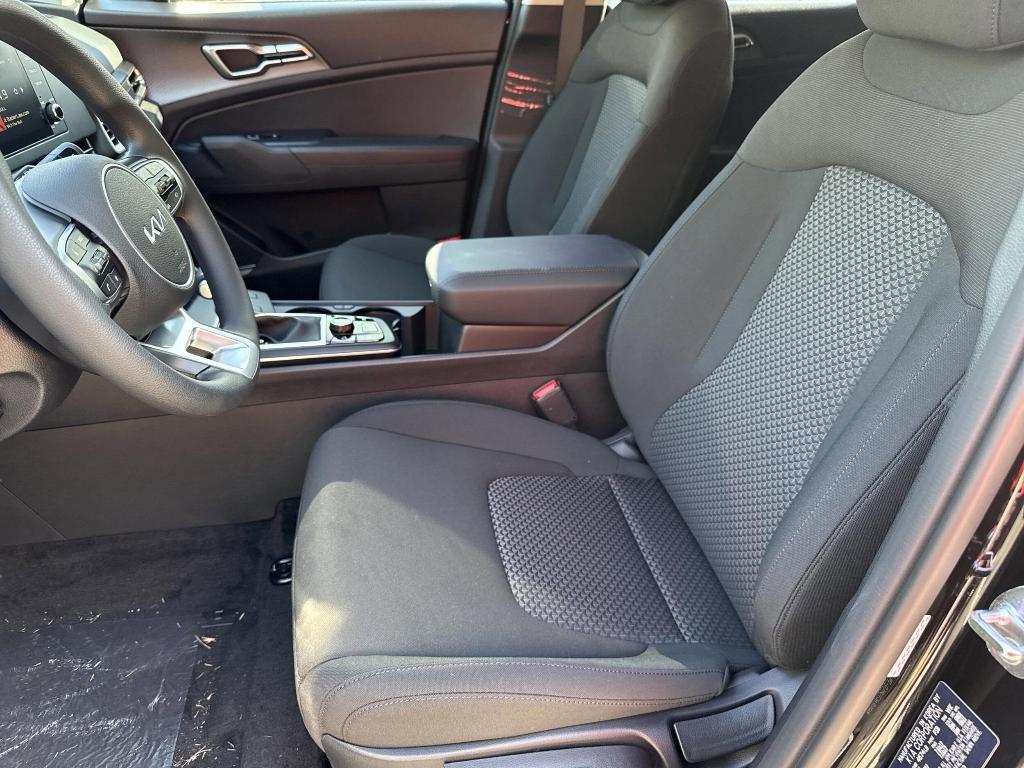 new 2025 Kia Sportage car, priced at $27,512