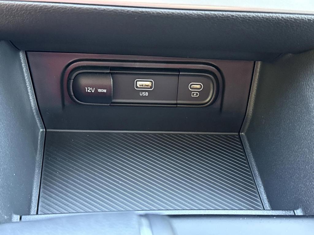 new 2025 Kia Sportage car, priced at $27,512