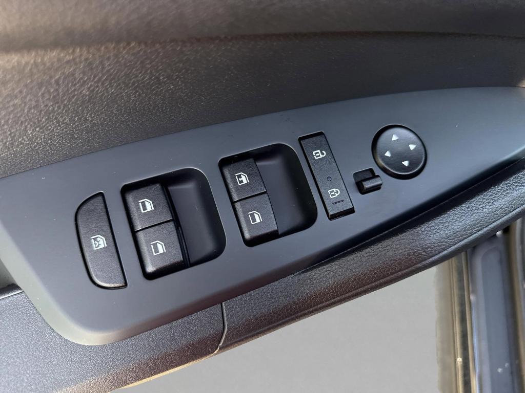 new 2025 Kia Sportage car, priced at $27,512