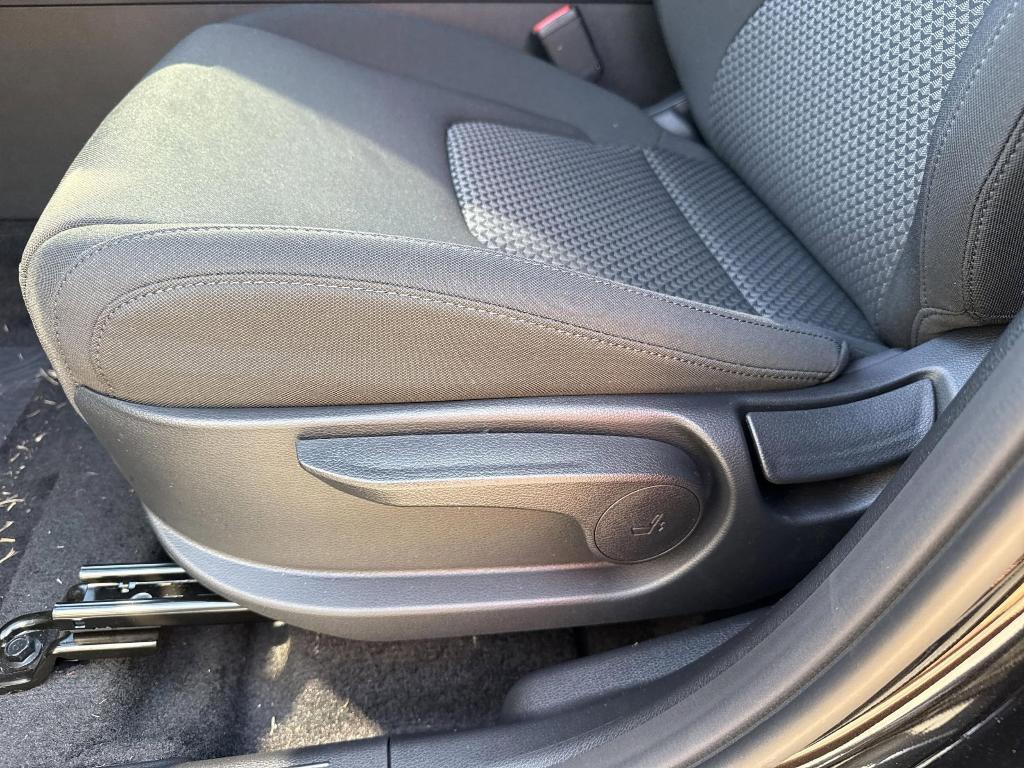 new 2025 Kia Sportage car, priced at $27,512