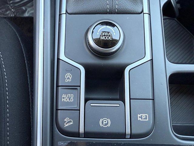 new 2025 Kia Sorento car, priced at $32,243