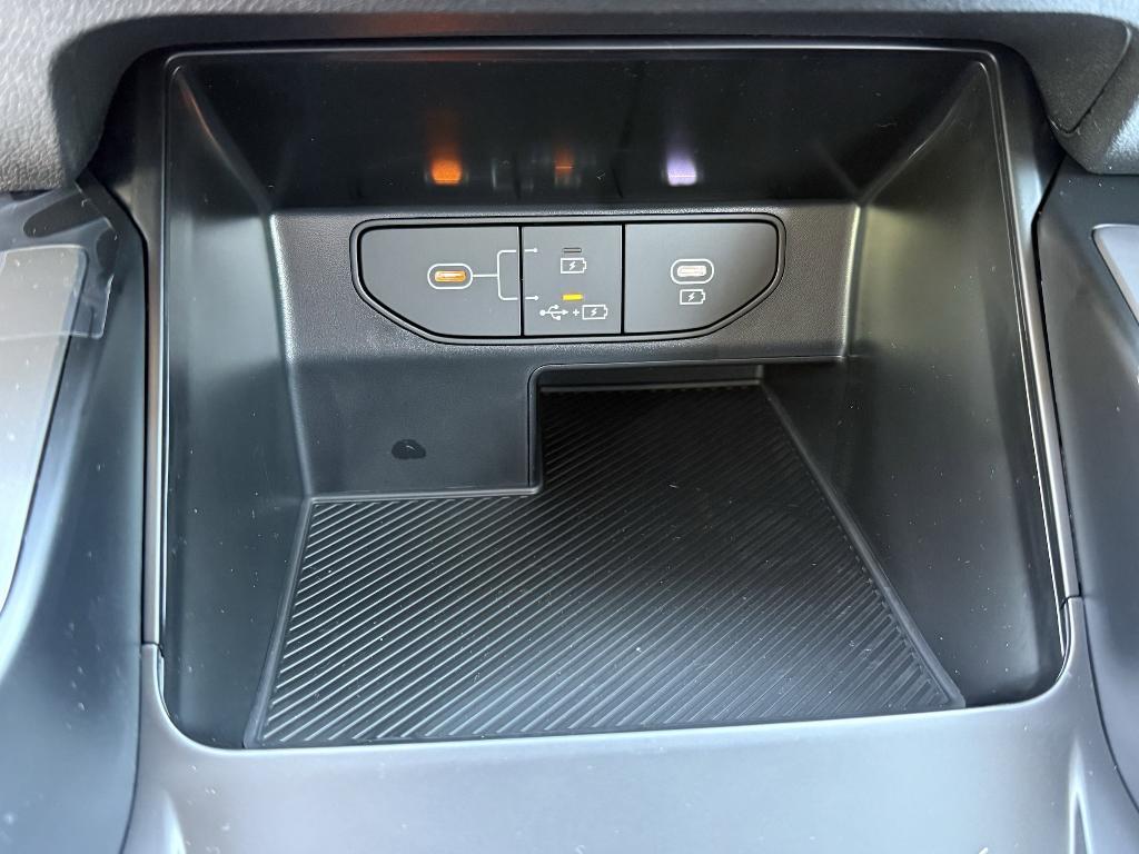 new 2025 Kia Sorento car, priced at $32,243