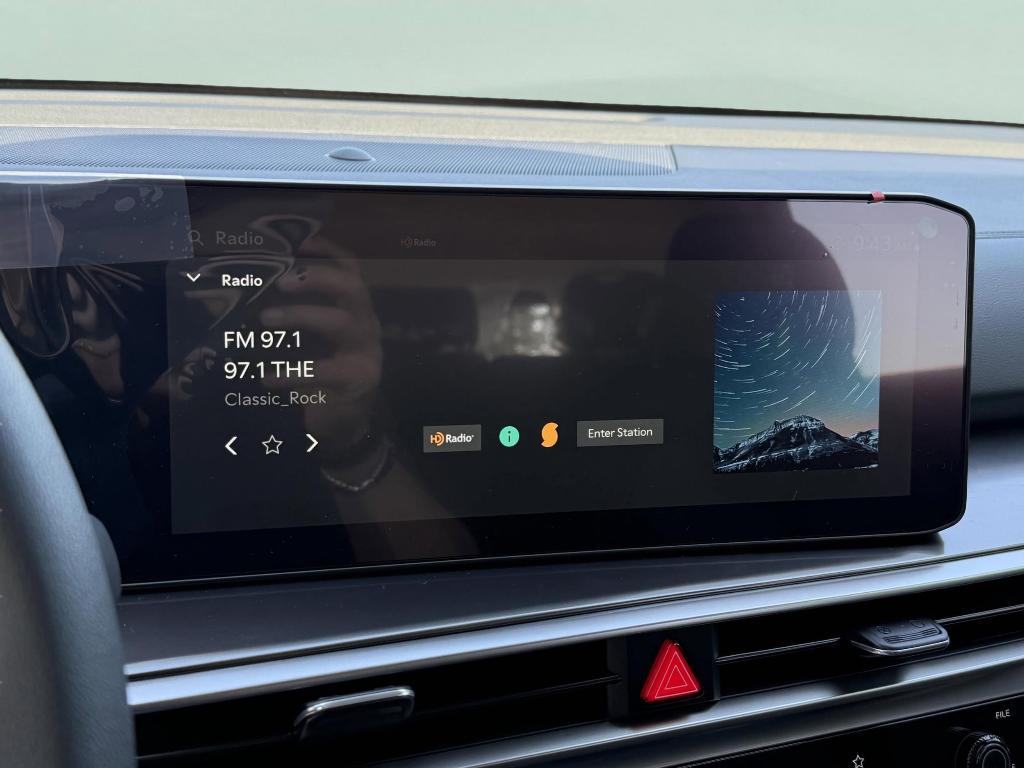 new 2025 Kia Sorento car, priced at $32,243