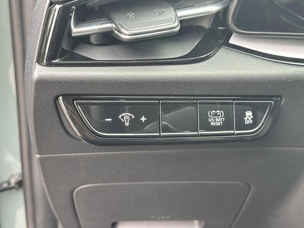 new 2025 Kia Niro car, priced at $32,310