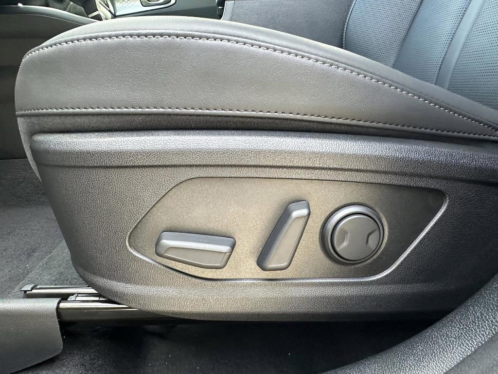new 2025 Kia Sorento car, priced at $34,500
