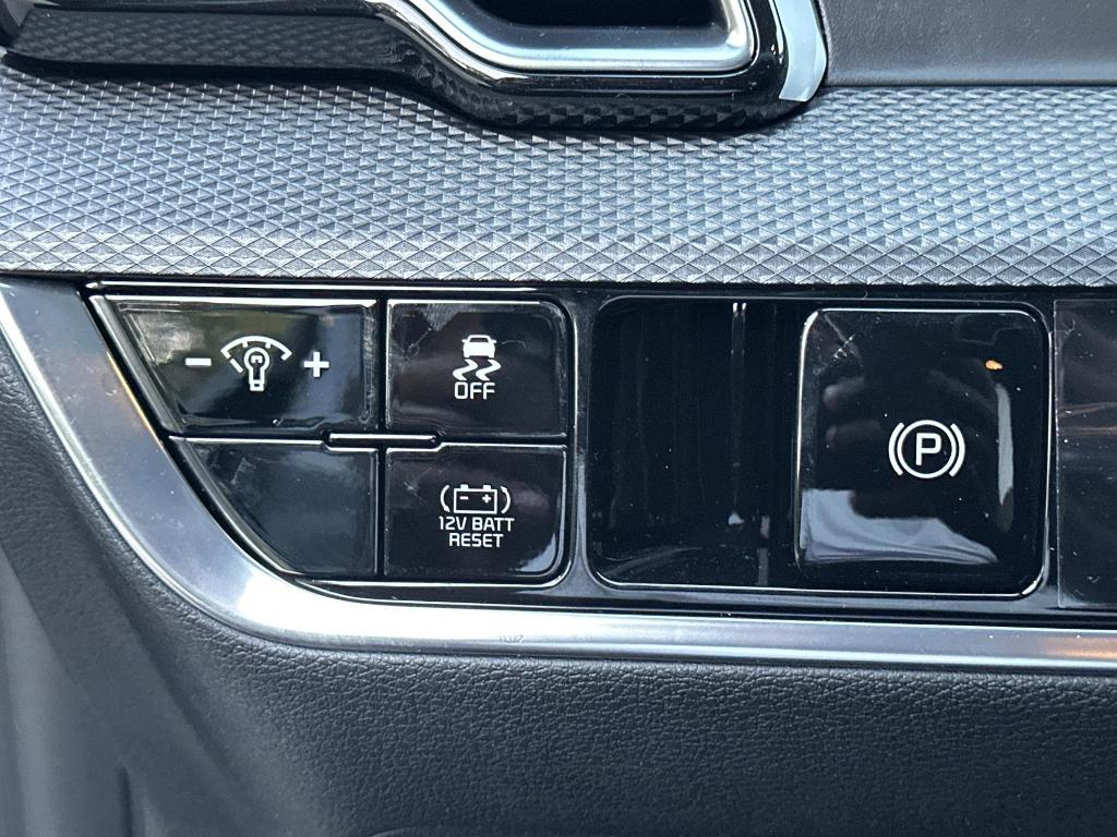 new 2025 Kia Sportage Hybrid car, priced at $30,500