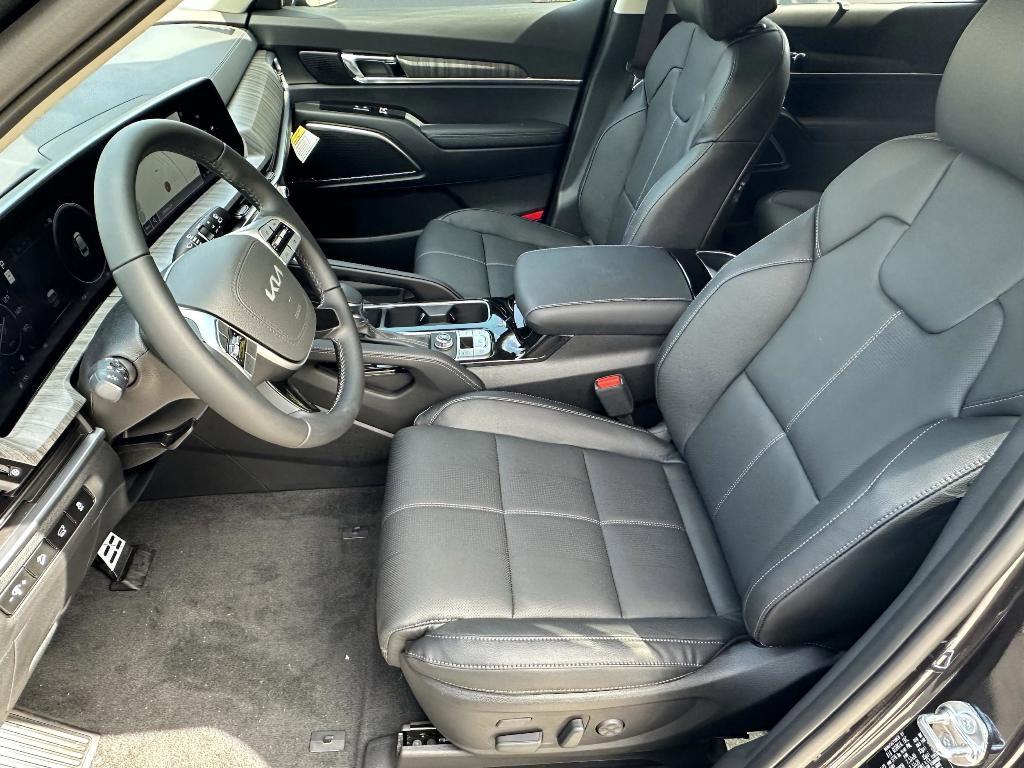 new 2025 Kia Telluride car, priced at $45,000