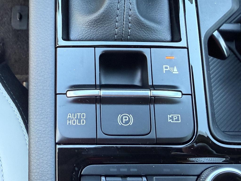 new 2025 Kia K5 car, priced at $30,253