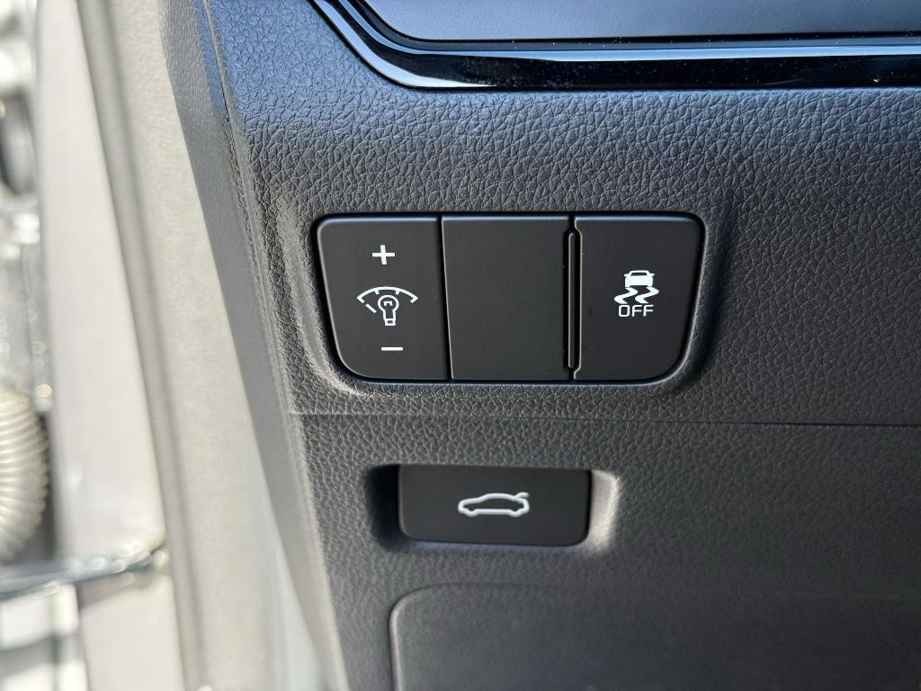 new 2025 Kia K5 car, priced at $30,253