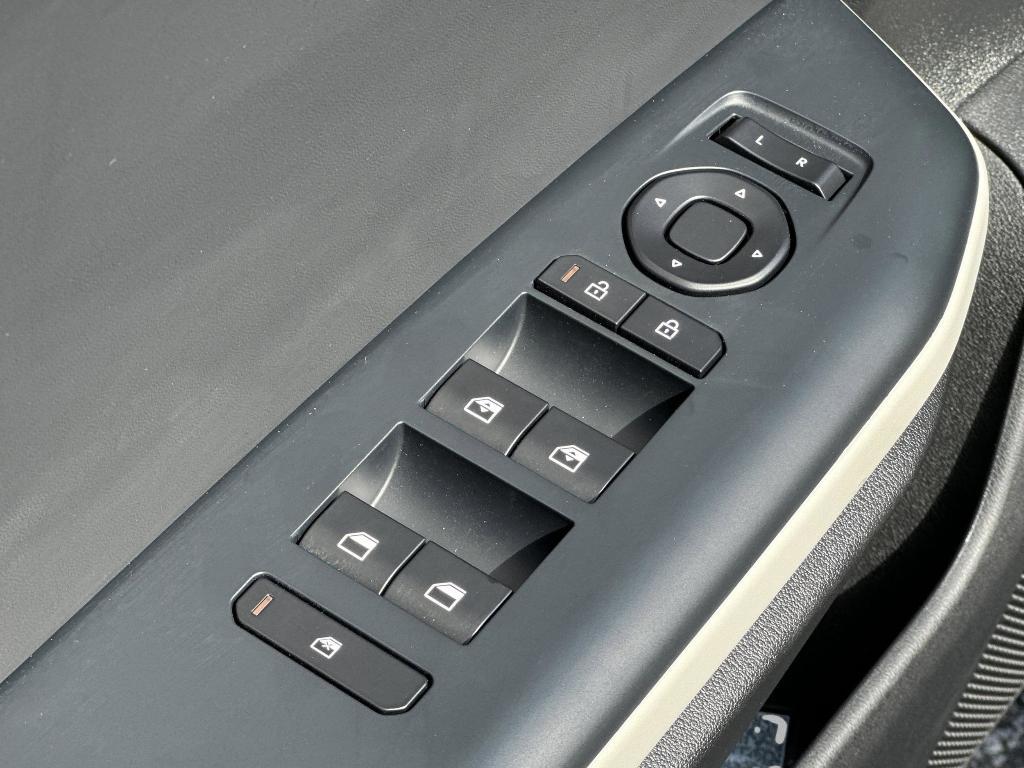 new 2025 Kia K4 car, priced at $27,017