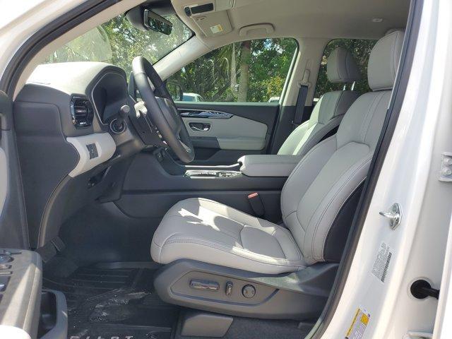 new 2025 Honda Pilot car, priced at $45,062