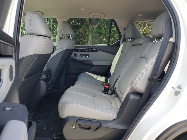 new 2025 Honda Pilot car, priced at $45,062
