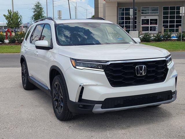 new 2025 Honda Pilot car, priced at $47,894