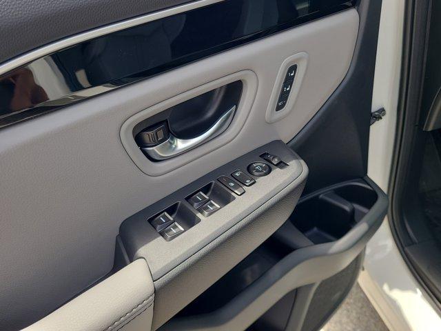 new 2025 Honda Pilot car, priced at $47,894