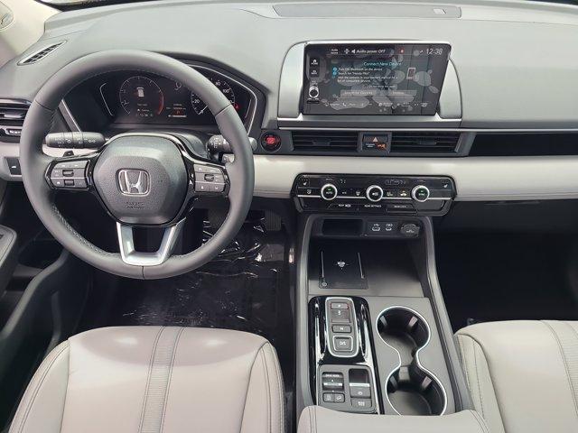 new 2025 Honda Pilot car, priced at $47,894