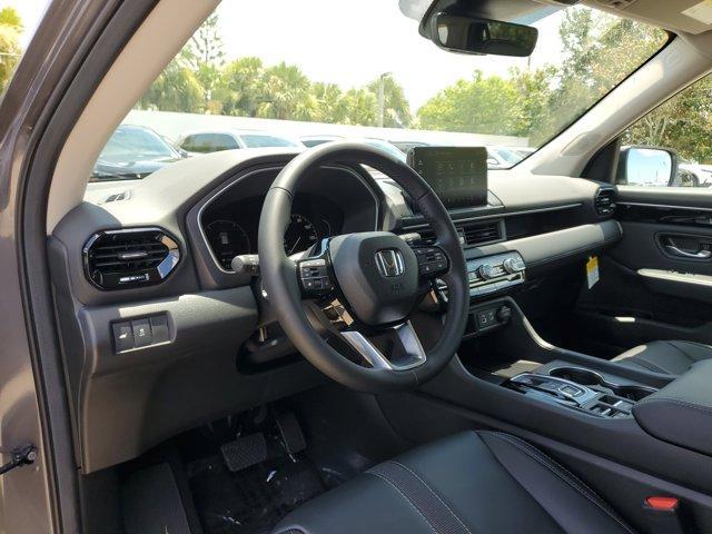 new 2025 Honda Pilot car, priced at $44,208