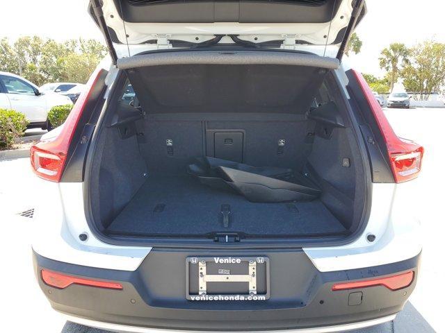used 2019 Volvo XC40 car, priced at $21,940