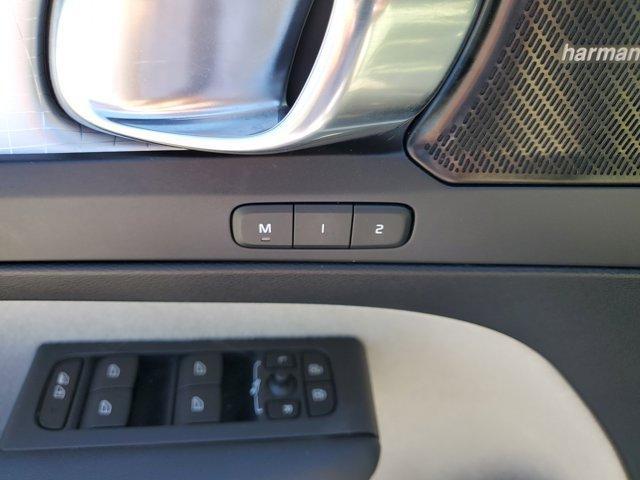 used 2019 Volvo XC40 car, priced at $21,940