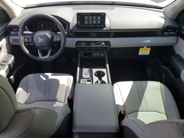 new 2025 Honda Pilot car, priced at $43,719