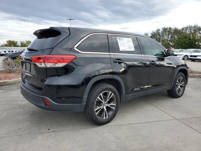 used 2019 Toyota Highlander car, priced at $23,622