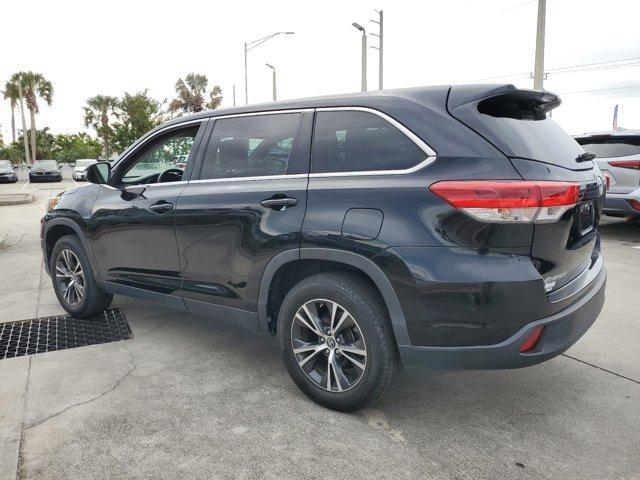 used 2019 Toyota Highlander car, priced at $23,622