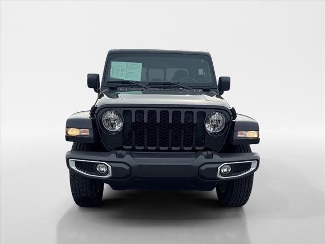 used 2023 Jeep Gladiator car, priced at $35,200