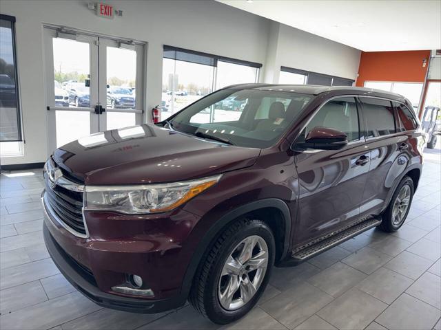 used 2015 Toyota Highlander car, priced at $16,490