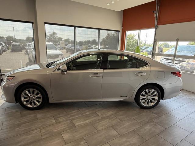 used 2014 Lexus ES 300h car, priced at $16,990
