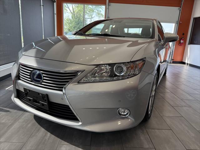 used 2014 Lexus ES 300h car, priced at $16,990