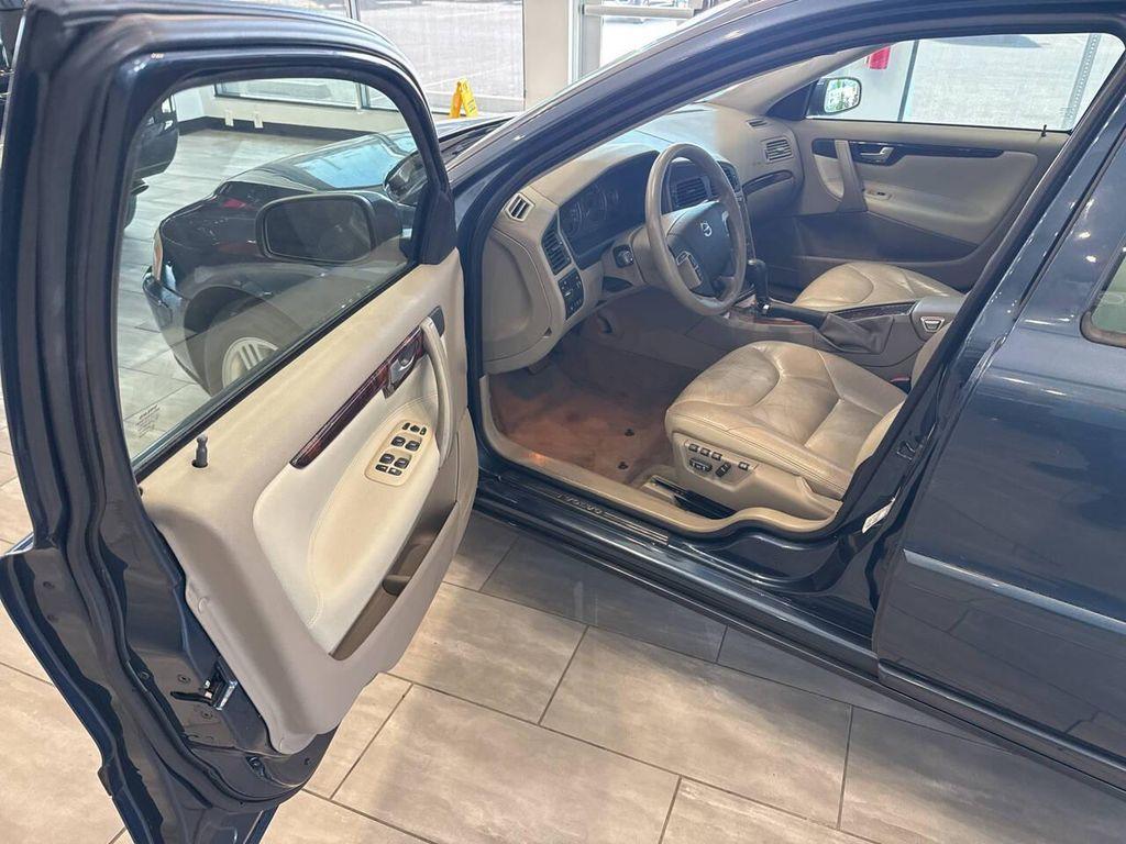 used 2006 Volvo V70 car, priced at $7,990