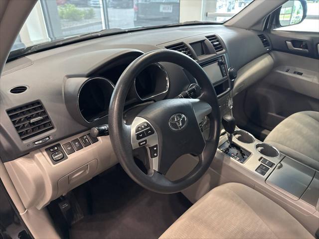 used 2013 Toyota Highlander car, priced at $9,990