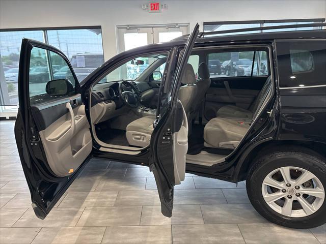 used 2013 Toyota Highlander car, priced at $9,990